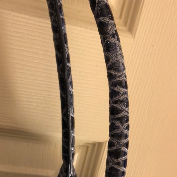 Large Faux Croc Jessica Simpson - Picture 5 of 7